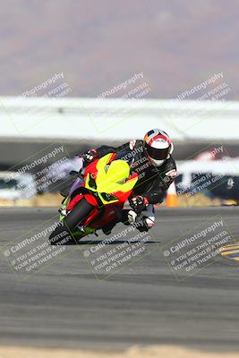 media/Jan-14-2024-SoCal Trackdays (Sun) [[2e55ec21a6]]/Turn 16 Set 2 (1125am)/